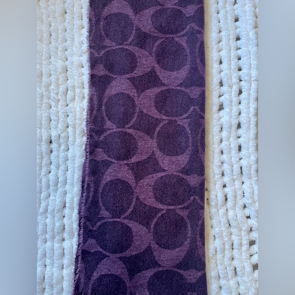 Coach
Black Violet Signature C Wool Silk Cashmere
Scarf/Wrap - Picture 8 of 8